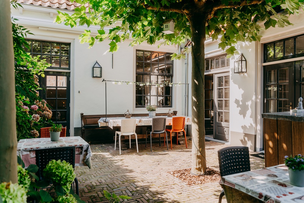 Het Smakenatelier – Binnenplaats scaled Het Smakenatelier - Buren